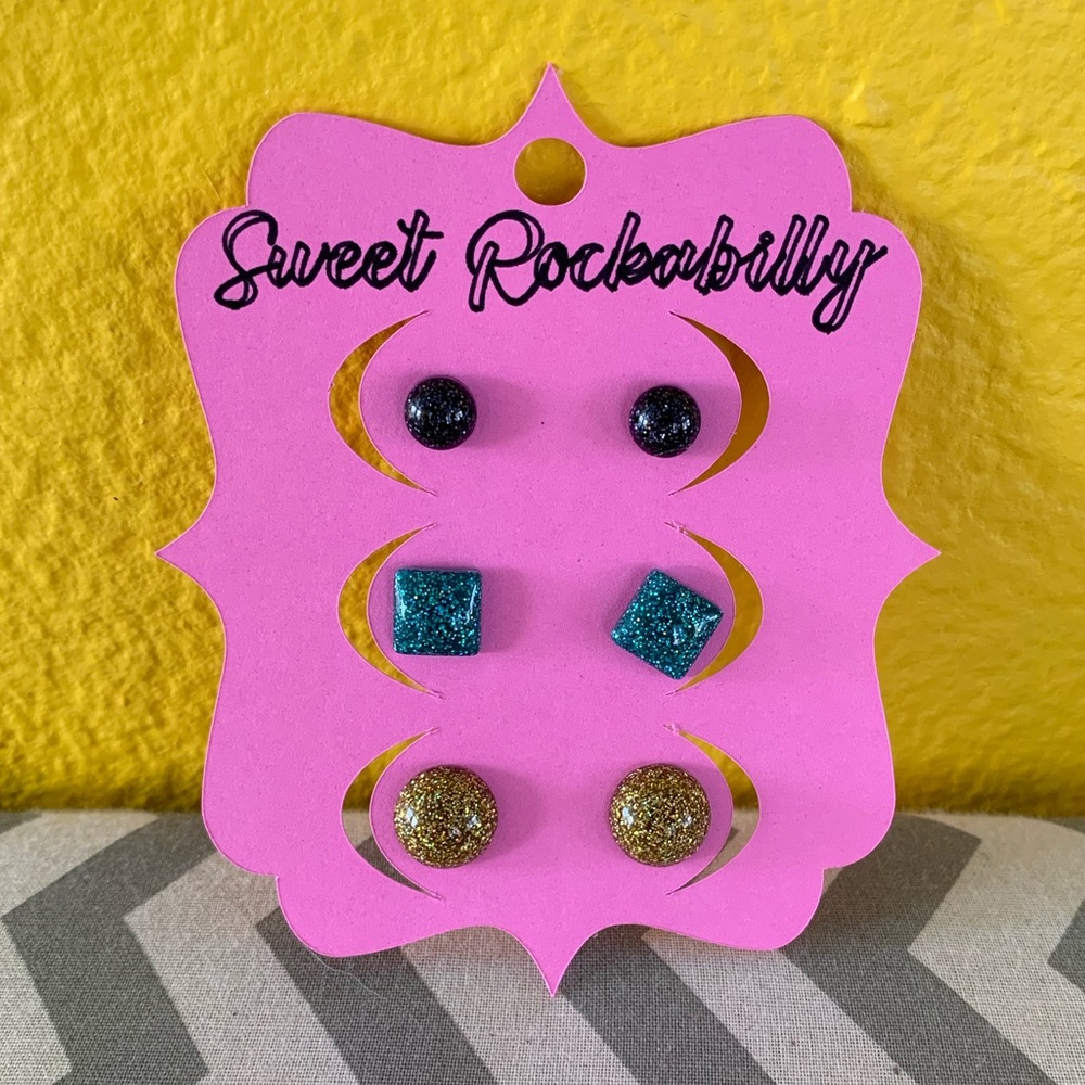 3 pairs of Glitter earrings✨